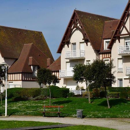 Appartement Spacieux Avec Balcon - A 50M De La Plage Courseulles-sur-Mer Eksteriør bilde