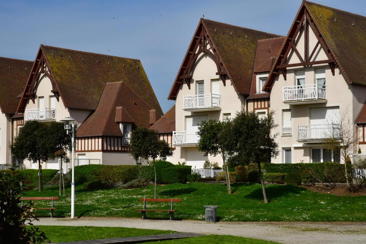 Appartement Spacieux Avec Balcon - A 50M De La Plage Courseulles-sur-Mer Eksteriør bilde